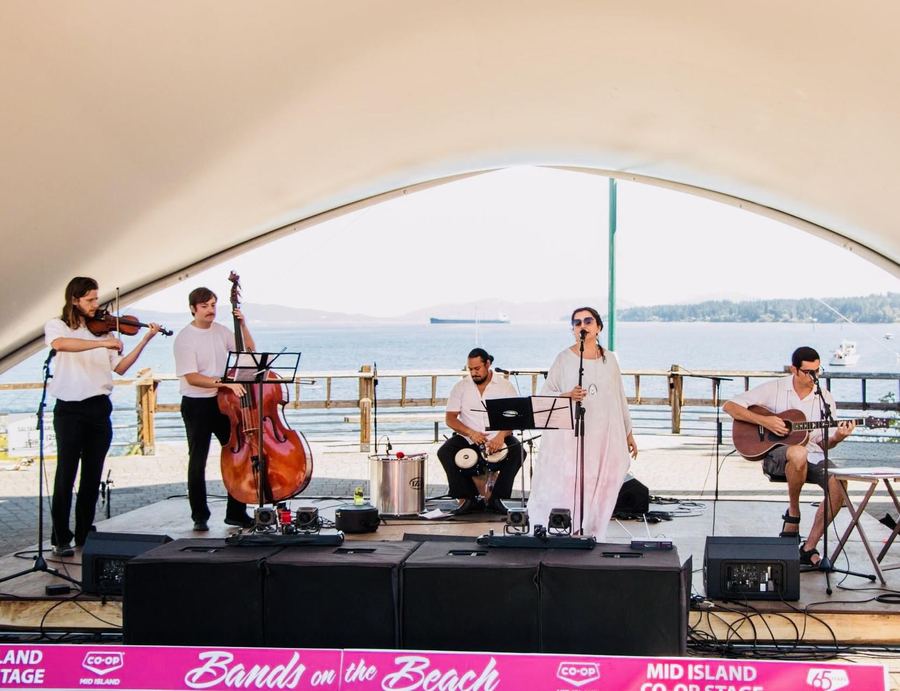 Sol Aravena and band at Bands on the Beach, Ladysmith Days